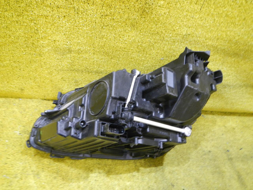 Битая Фара правая Mercedes E W213 (2016-2021) LED