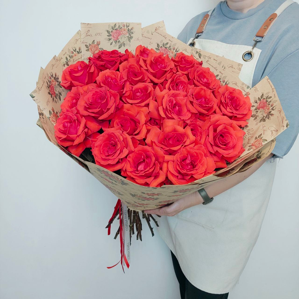 25 алых импортных роз Нина