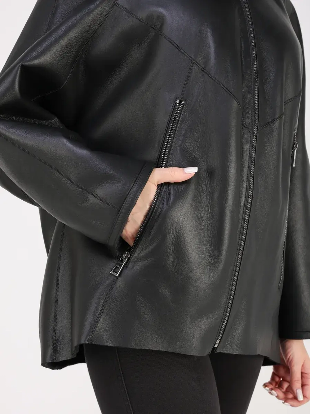 Дубленка зимняя натуральная с капюшоном оверсайз