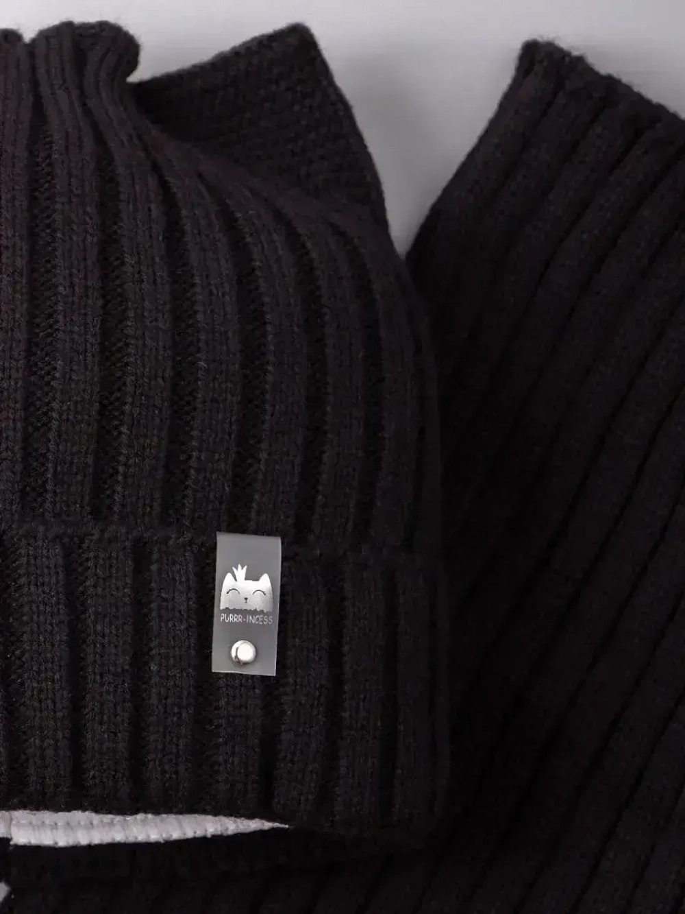 Шапка для девочки осенняя c ушками и снуд