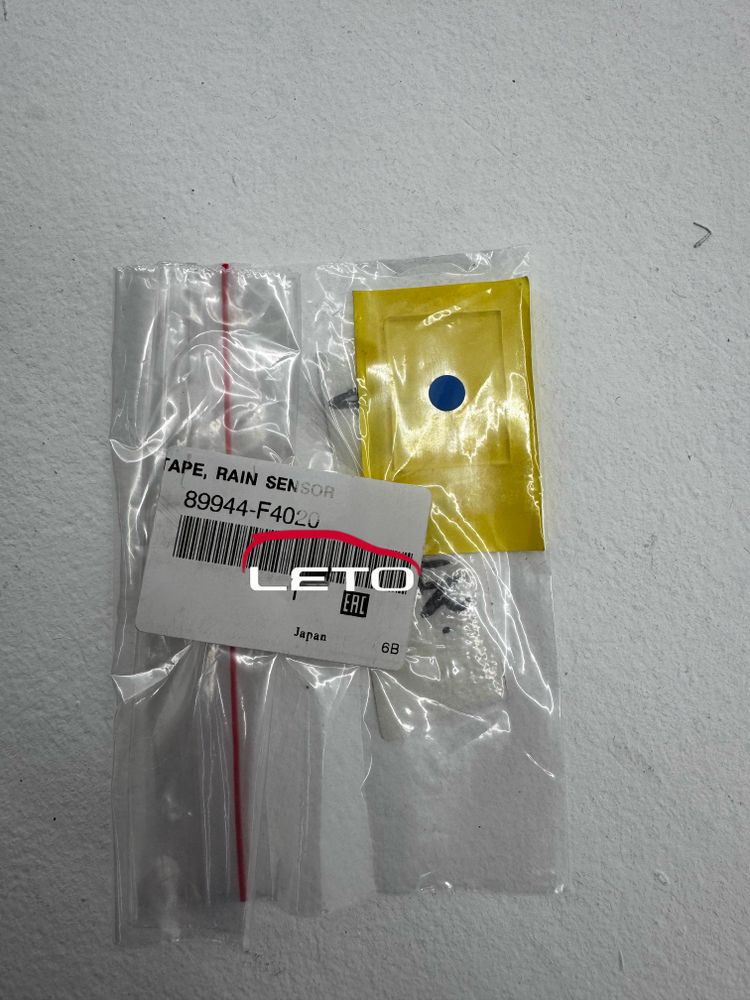 Наклейка прозрачная 89944-F4020 89944F4020 Наклейка прозрачная 89944-F4020 89944F4020