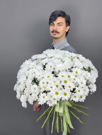 Монобукет из 25 белых кустовых хризантем