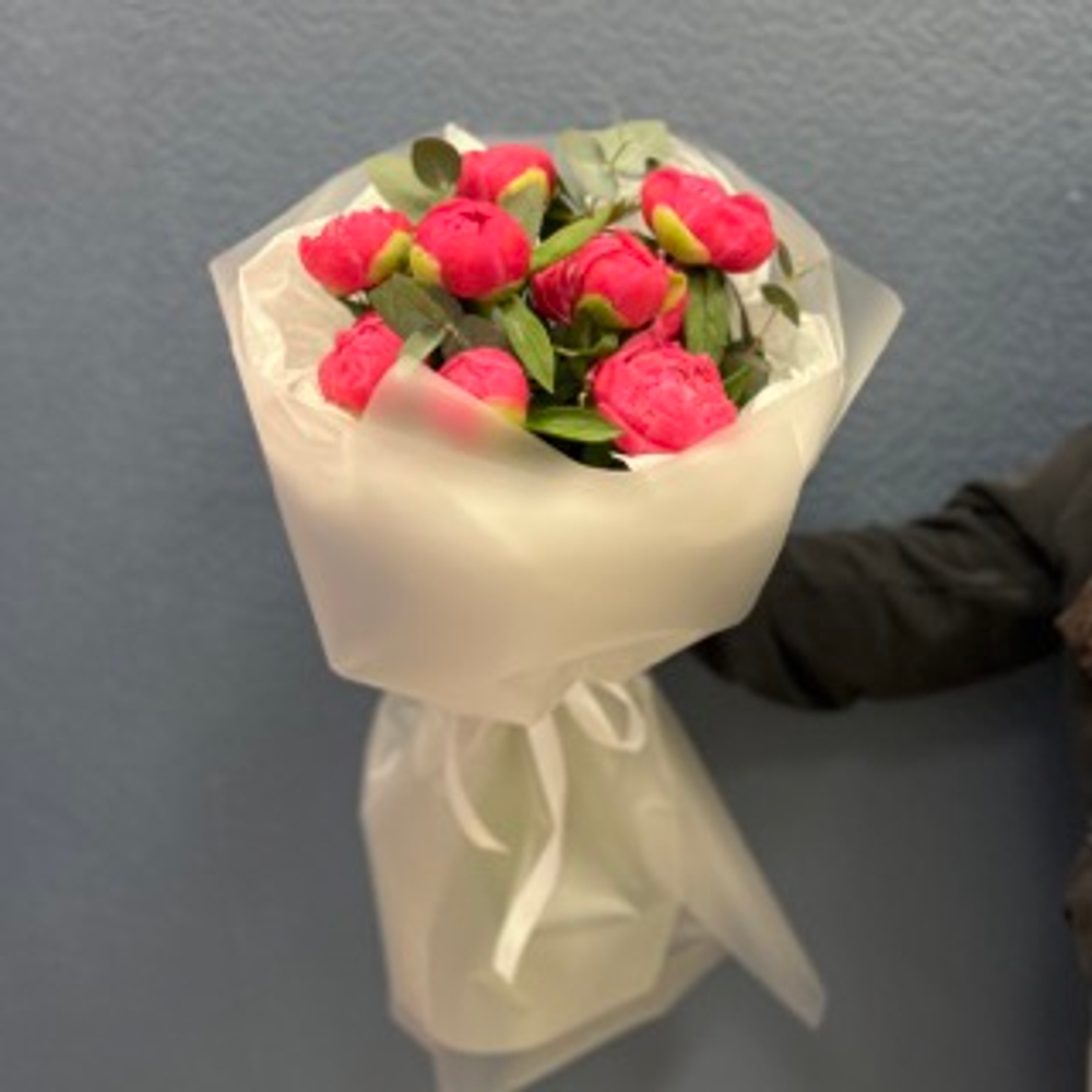 Букет "пион Корал Сансет и эвкалипт" #72