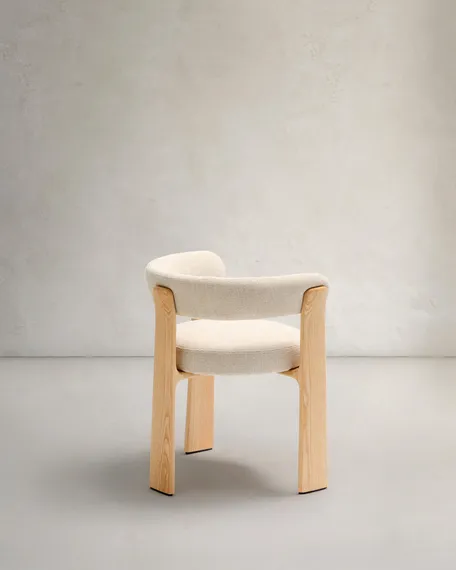 Стул Granite на 3 ножках из бежевого шенилла и массива ясеня в натуральной отделке