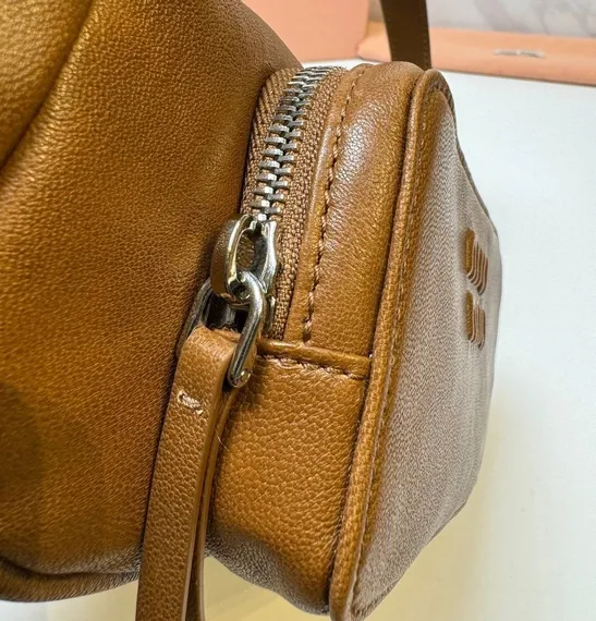 Женская сумка MIU MIU Pocket из кожи наппа