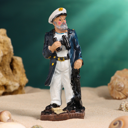 10103047 Статуэтка "Капитан"