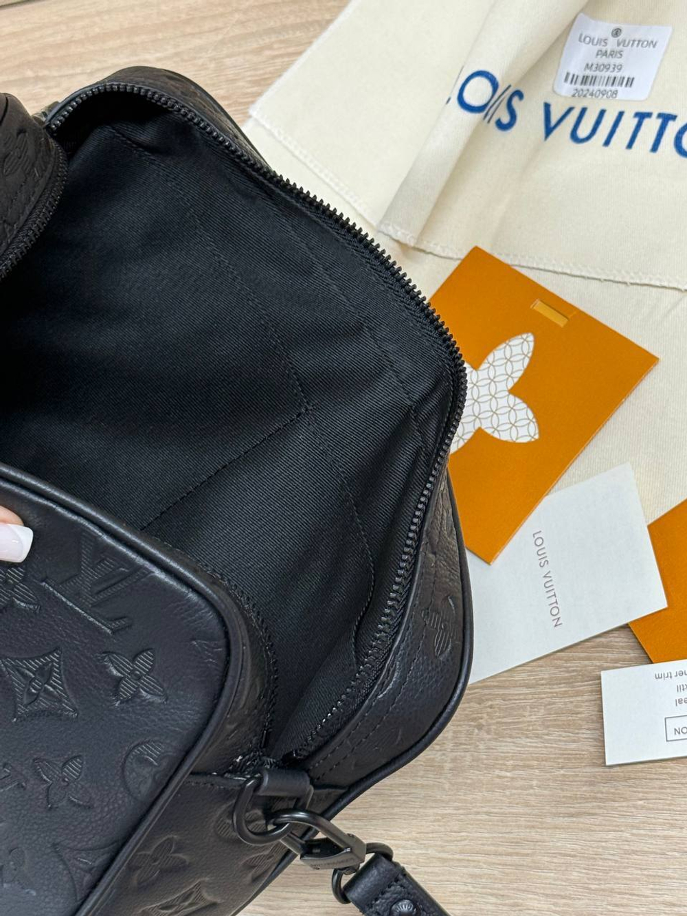 Борсетка Louis Vuitton