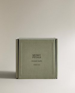 Zara Home Свеча ароматическая Musky Petals 430 г, растительный воск, аромат цветочный древесный, Розовый