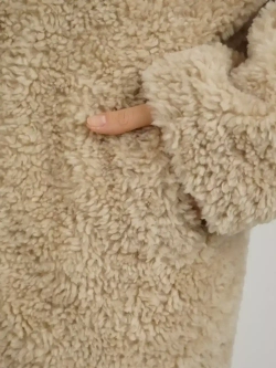 Шуба чебурашка длинная из овечьей шерсти, бежевая, SilverFox