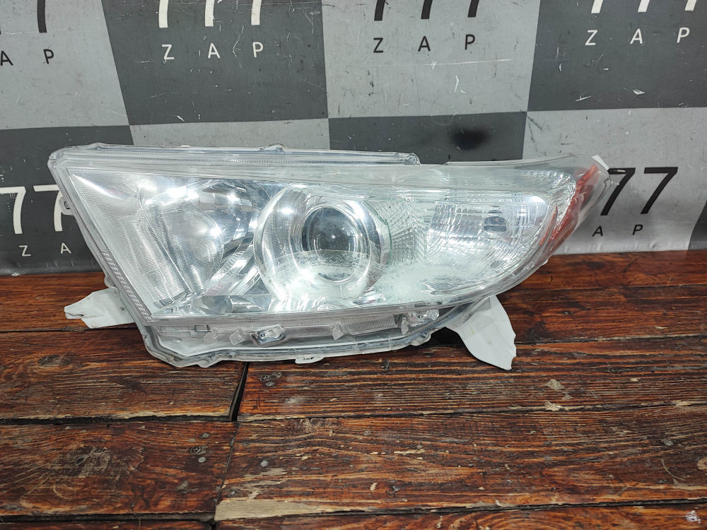 Фара левая (с дефектами) Toyota Highlander 2 (U40) 10-13 Б/У Оригинал 811500E130