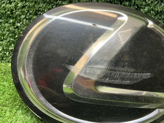 Эмблема решетки радиатора Lexus RX 3 AL10 (08-12)