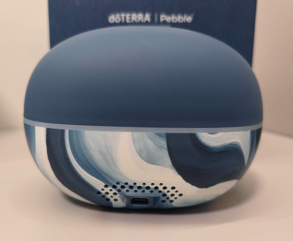 Набор dōTERRA «Аквамариновая весна» диффузор Pebble (100 мл) и смесь «Айлэнд минт» (15 мл)