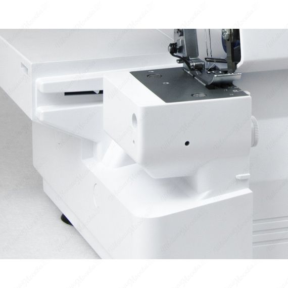 Оверлок Juki MO 680