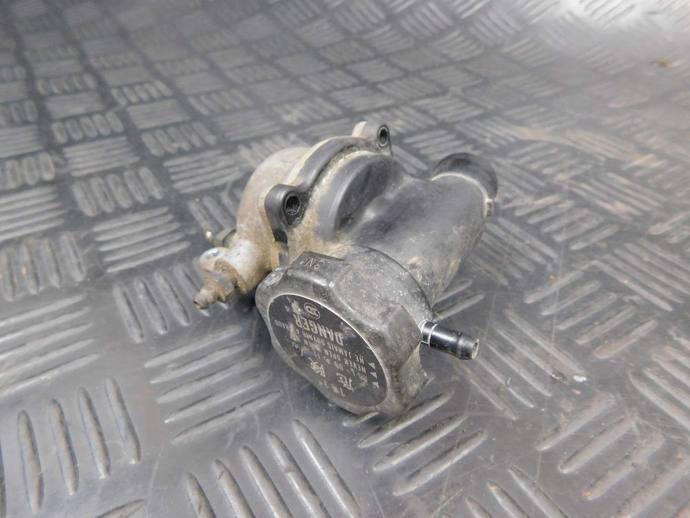 Блок термостата Kawasaki ZZR 400 98 053001