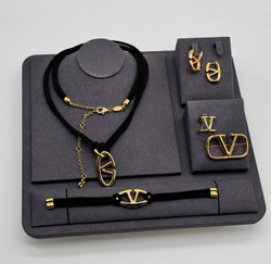 Серьги Valentino