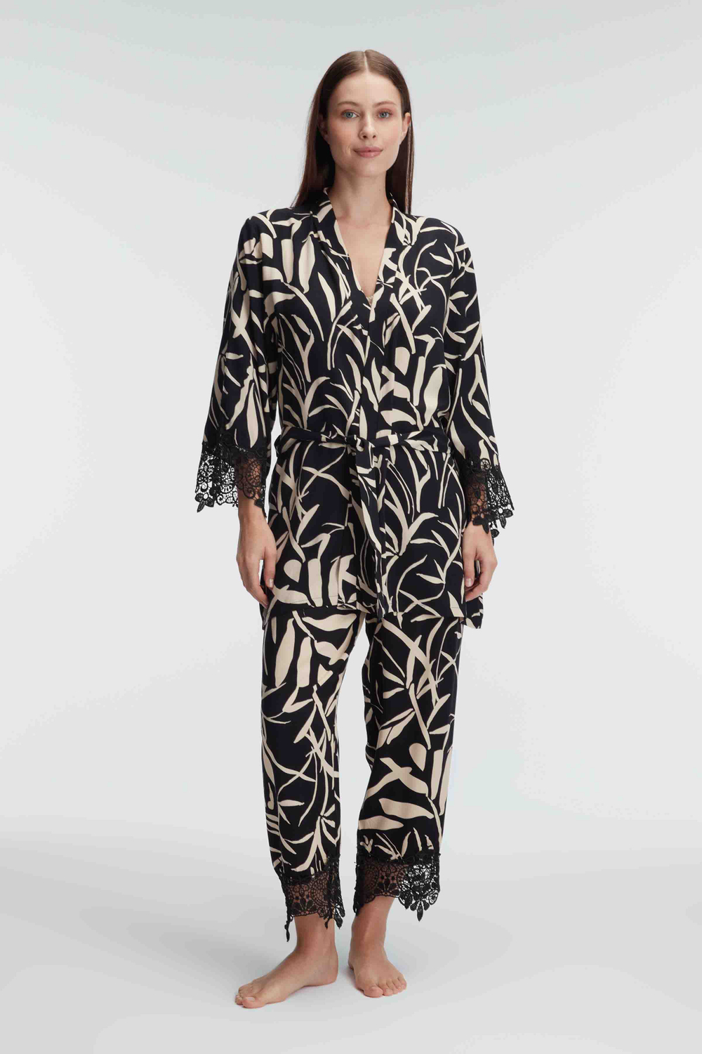 Комплект женский из трех предметов