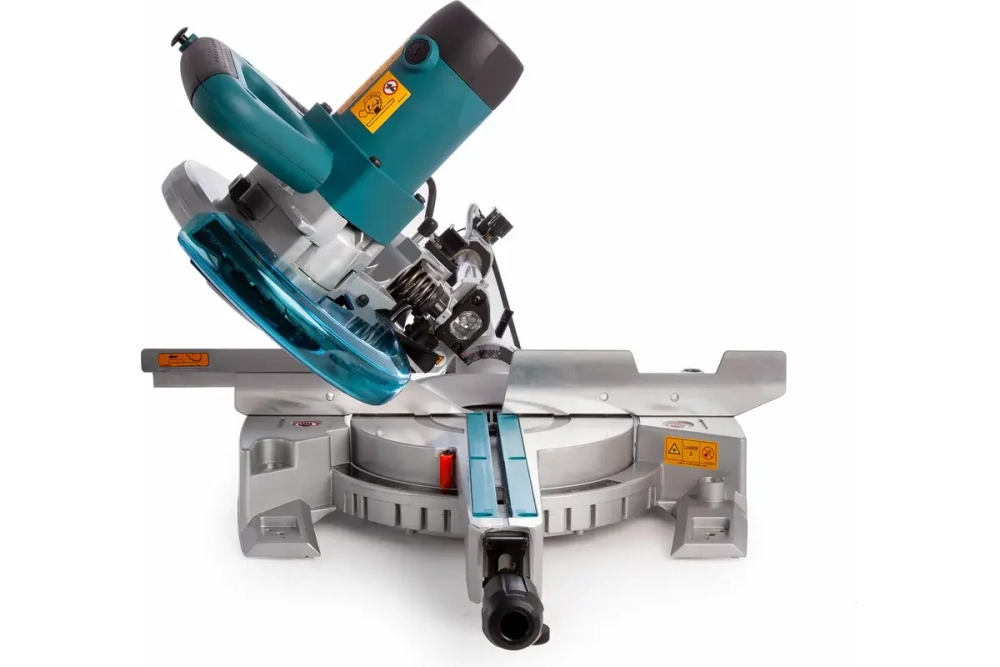 Торцовочная пила Makita LS0815FLN