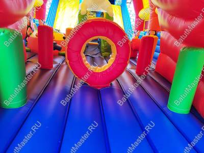 Коммерческий надувной батут "Драконье логово", 16*7*8 м с крышей