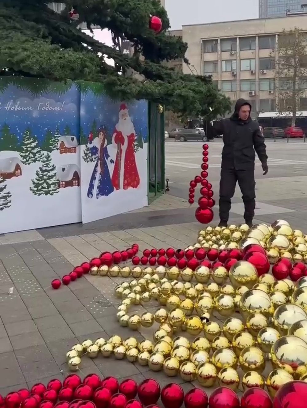 большие бусы из шаров огомного размера