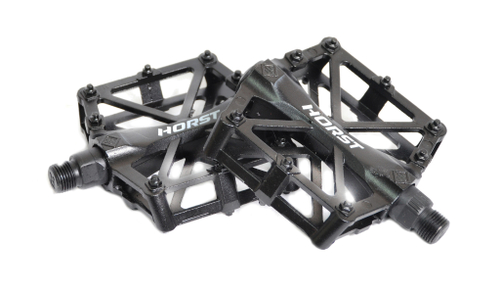 Педали 00-170831 алюм. H32 широкие литые с шипами. резьба 1/2", 92*95*15мм, 388 г черные HORST