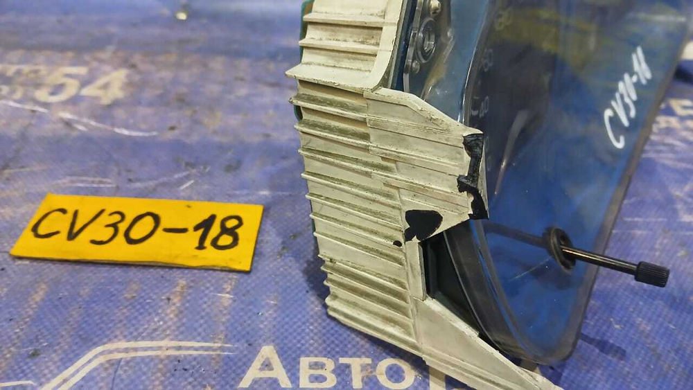 Щиток приборов TOYOTA CAMRY 1992