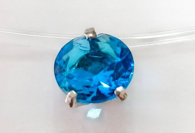 Ювелирная подвеска из серебра на леске