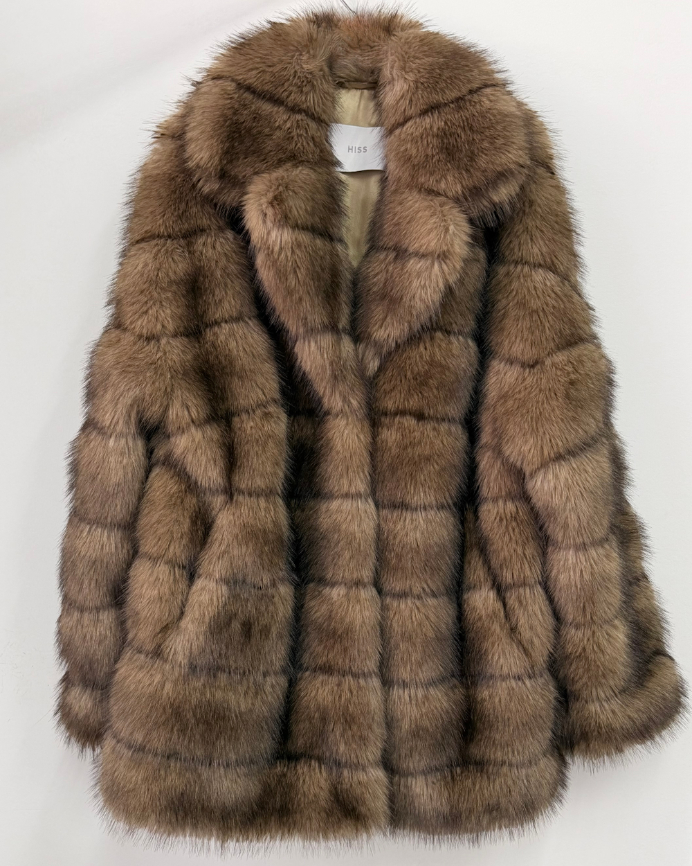 Шуба укороченная из искусственного меха соболя ореховый