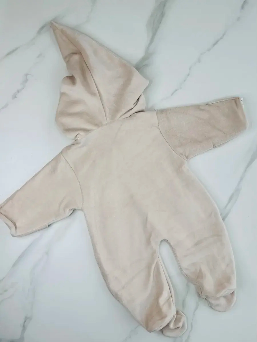 Комбинезон для новорожденного велюровый