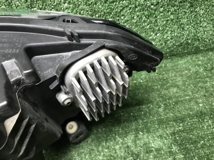 Фара правая Volvo XC90 2 (2014-2019) LED