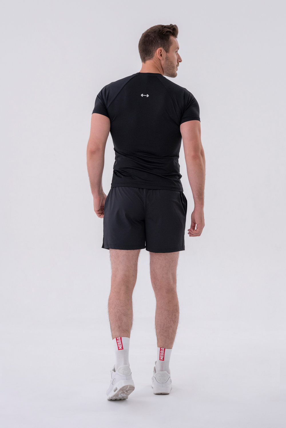 Мужская футболка Nebbia Functional Slim-fit T-shirt 324 Black