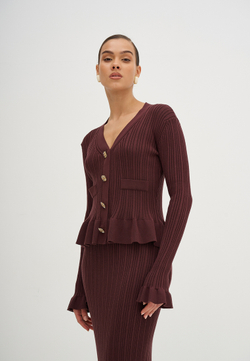 Костюм трикотажный с юбкой шоколадного цвета