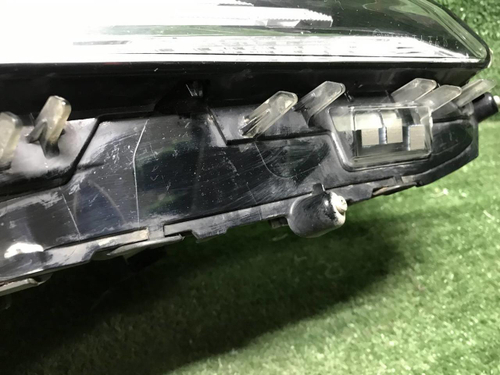 Фара правая Toyota Camry xv70 (2020-н.в.) LED