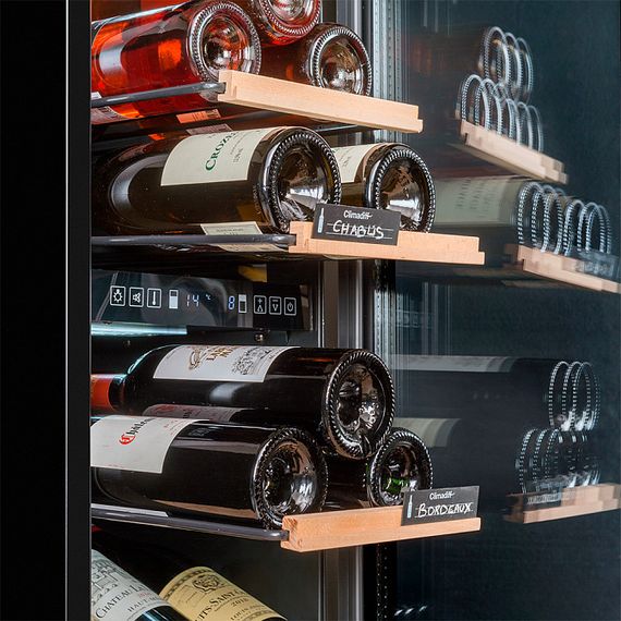 Винный холодильник Avintage AVU27TDZB1