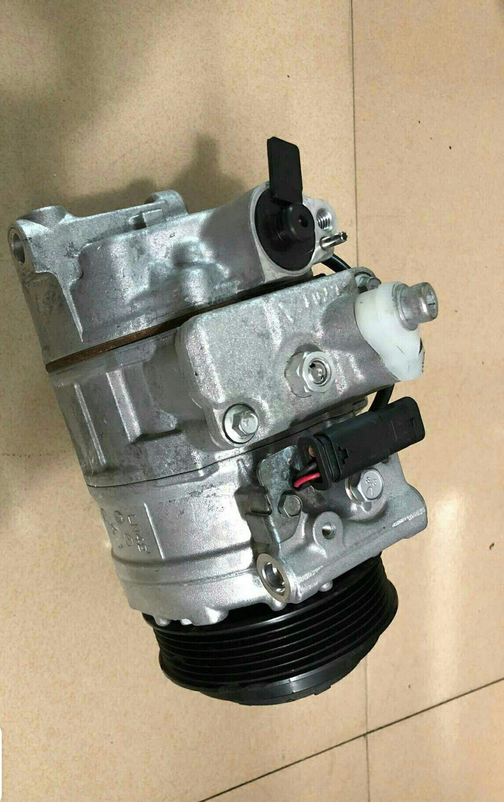 Компрессор кондиционера для Mercedes-Benz W210, W211, W212, W221