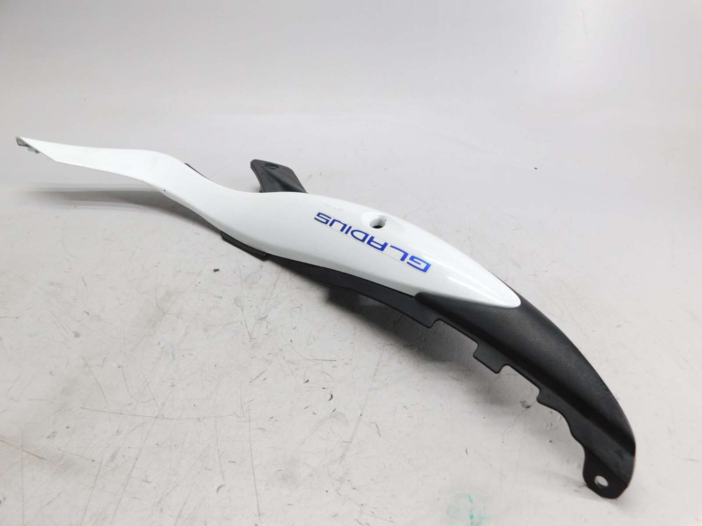 Пластик боковой правый Suzuki Gladius SFV650A 47111-44H