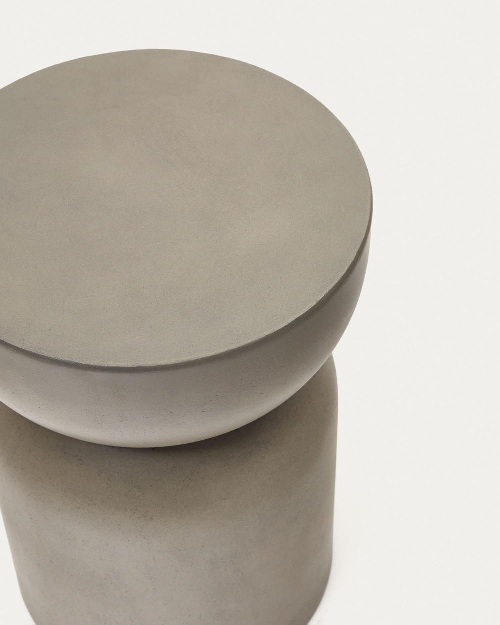 Garbet Круглый приставной столик из цемента Ø 32 см