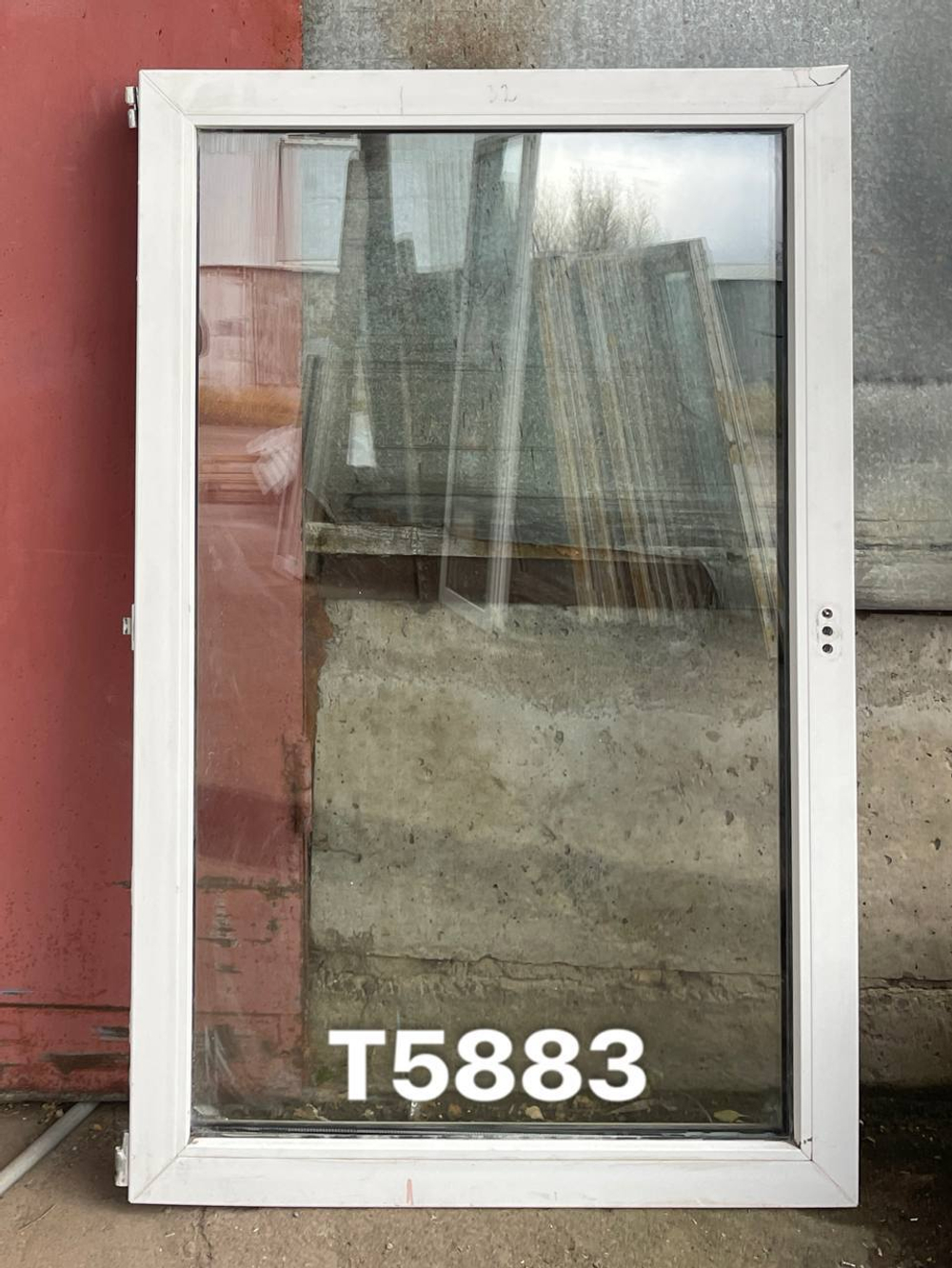 Створка Пластиковая Б/У 144(в) х 92(ш)