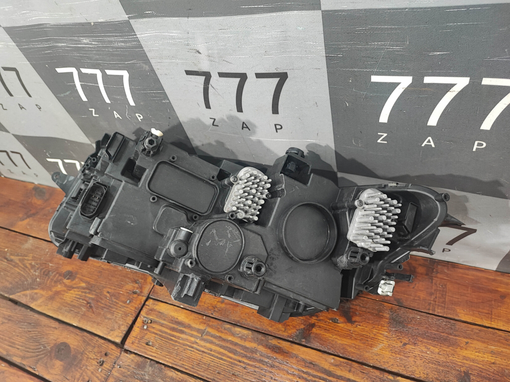 Фара правая LED Volkswagen Tiguan 2 20-нв Б/У Оригинал 5NB941082C