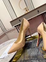 Бежевые туфли лодочки Christian Louboutin Kate