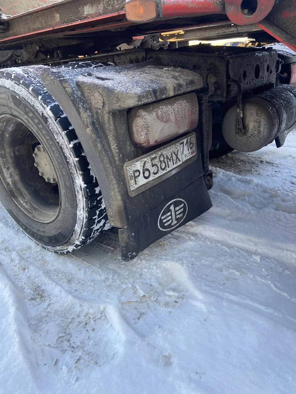 FAW J7 4x2 Седельный тягач CA4180P77K25E5 (Дизельный, 12,5 л, 553 л.с., АТ)
