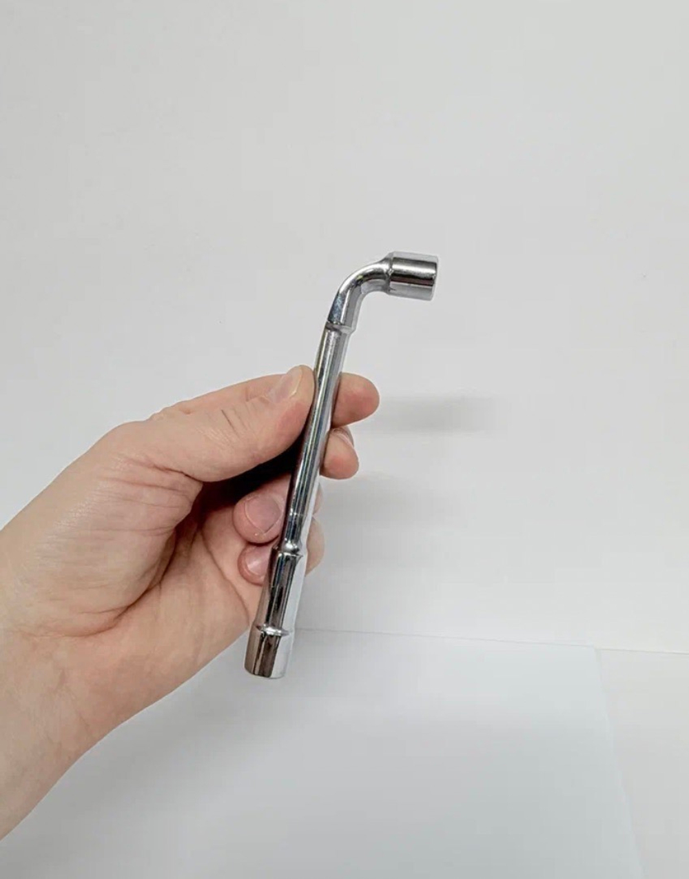 Ключ торцевой 10мм Г-образный с отверстием под шпильку (1 шт.) -