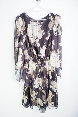 Платье Love Republic красивое, маркировка 36, визуально на 42 размер