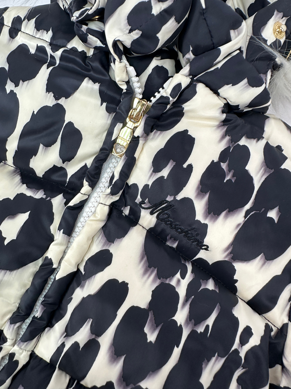 Пуховик Moschino