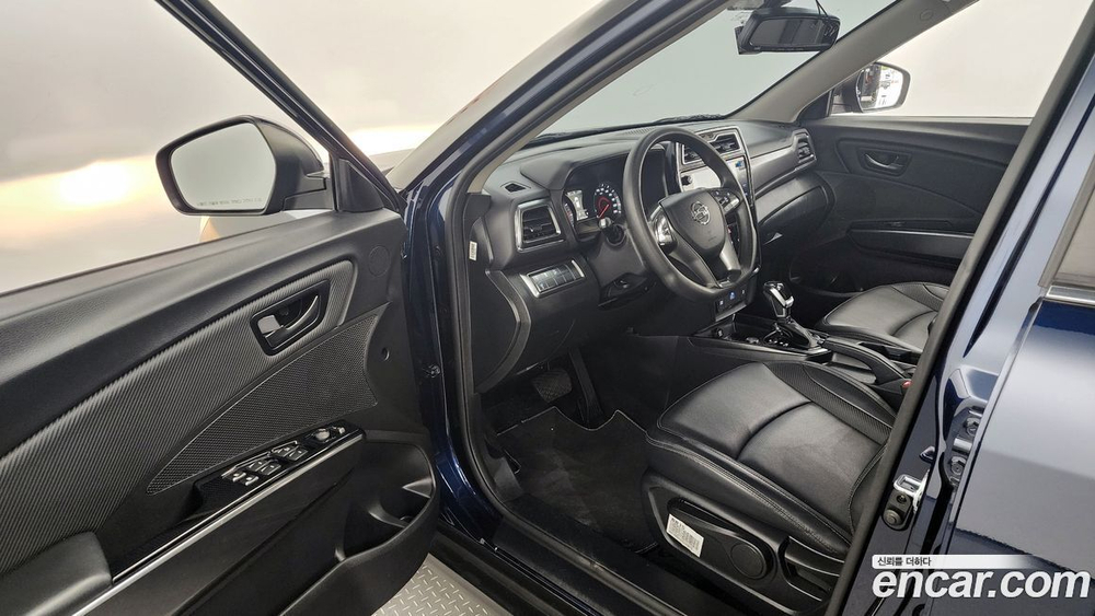 KG Mobility (Ssangyong) Very New Tivoli Бензин 1.5 2WD (12.2020)