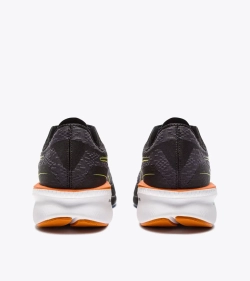 Кроссовки для бега мужские Diadora Mythos Blushield Volo 5 M Коричнево-оранжевые