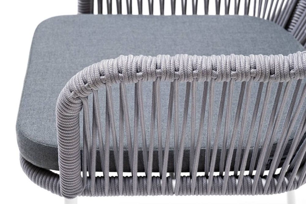 "Лион" стул плетеный из роупа, каркас из стали белый муар, роуп светло-серый круглый, ткань светло-серая