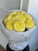 Букет из 9 одноголовых хризантем лимонного оттенка