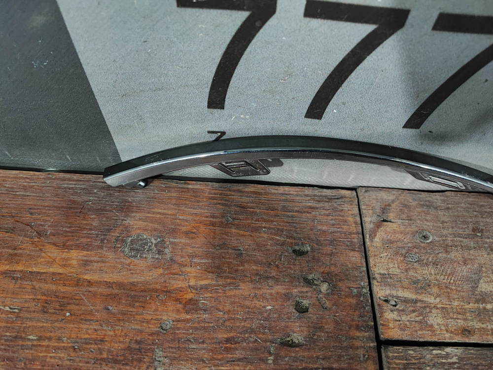 Молдинг переднего бампера Hyundai Tucson 4 (NX4) 20-нв Б/У Оригинал 86698N9010