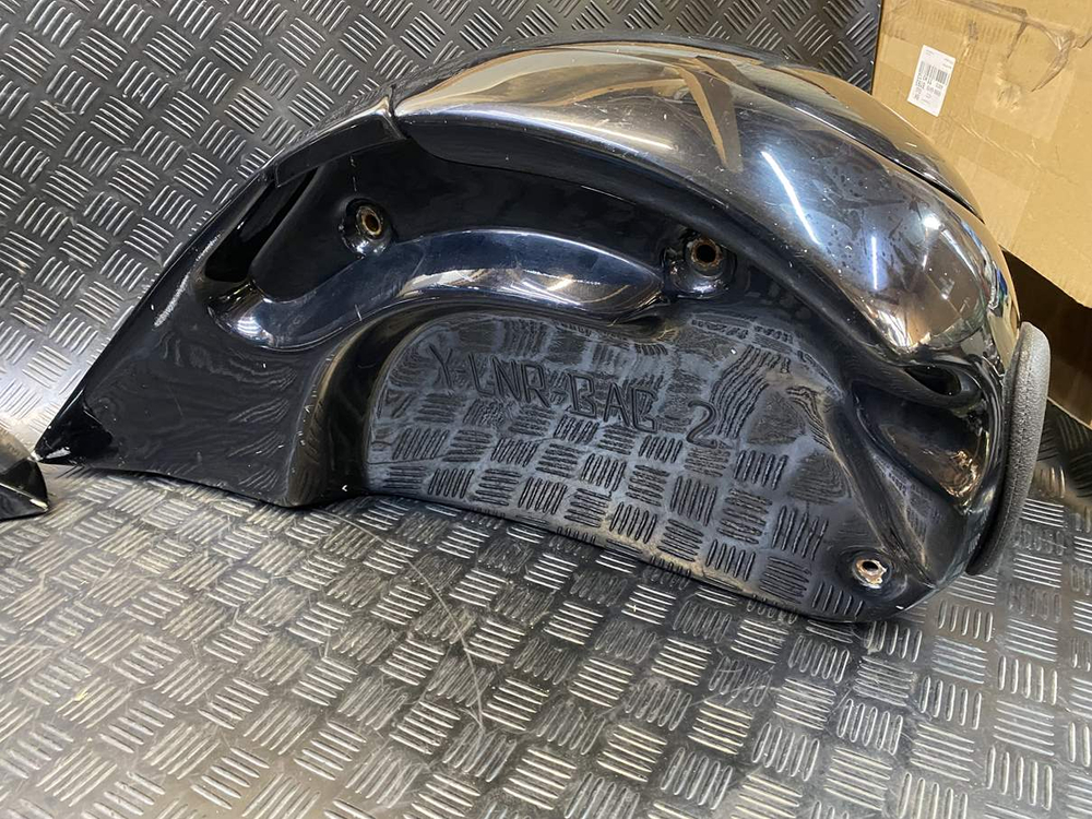 Кофры боковые Yamaha XV1900 Corbin (оригинал,дефект) 053445