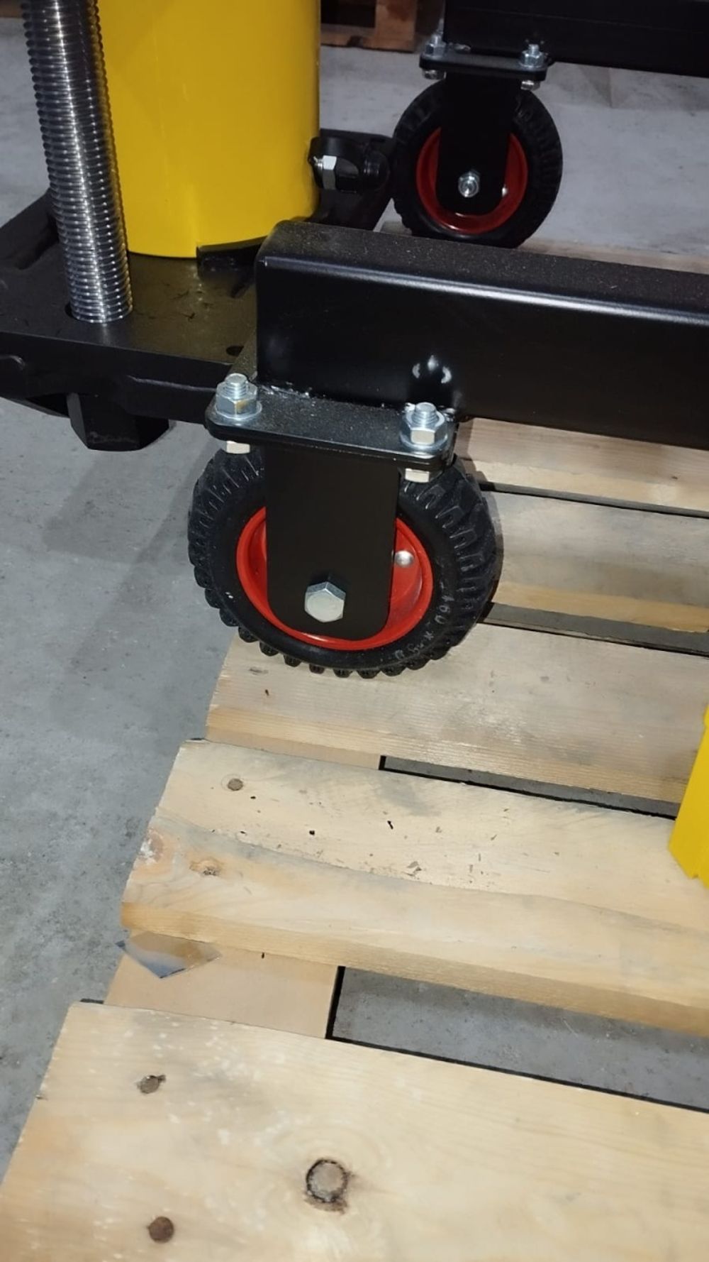 ТИТАН (ТТН-101) Выпрессовщик шкворней гидравлический, на тележке, 100 т